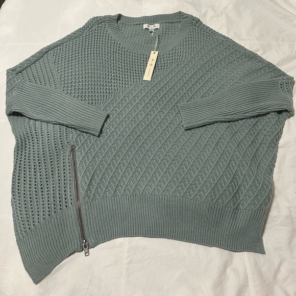 NWT Vici side zip sweater - Picture 2 of 5